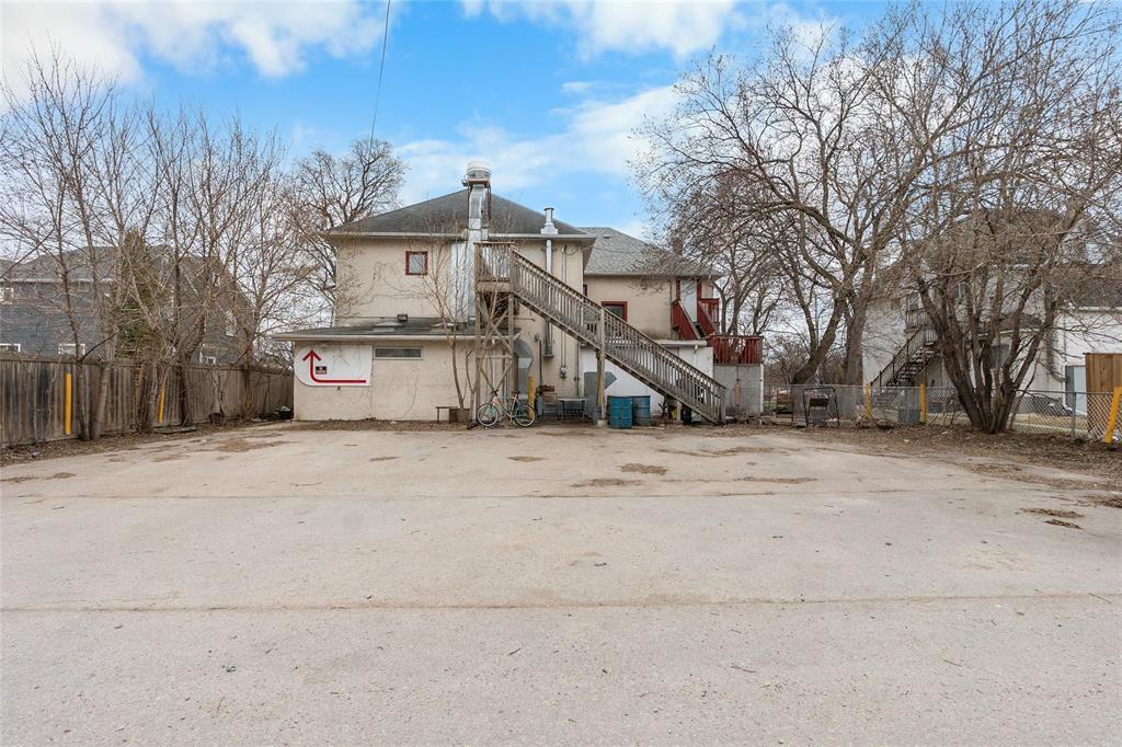 271 Provencher Boulevard