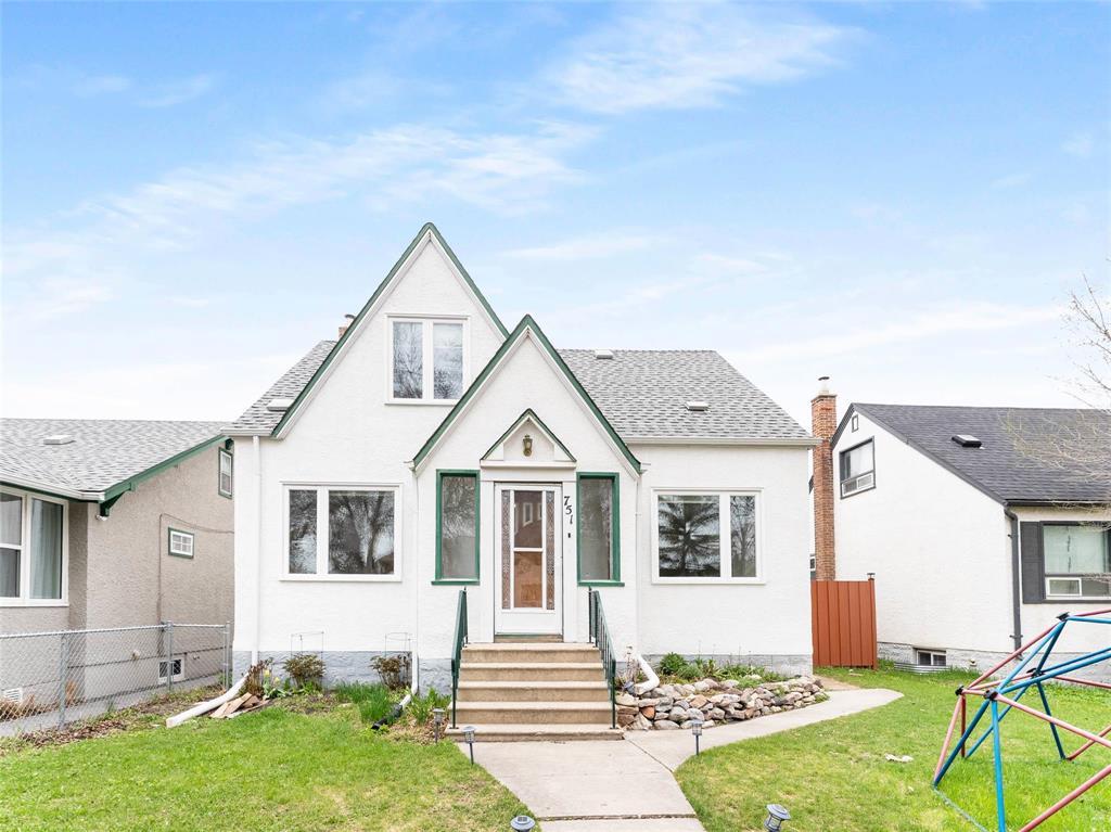 202610694_0.jpg 751 Cathedral Avenue