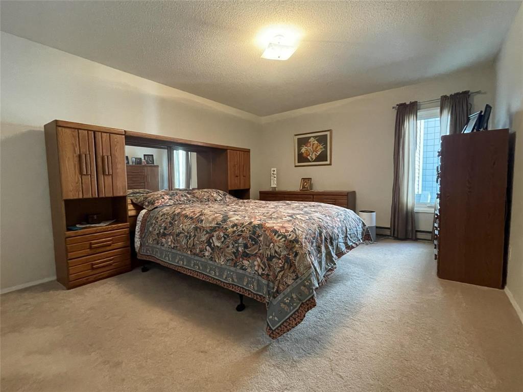 210 60 Dunkirk Drive