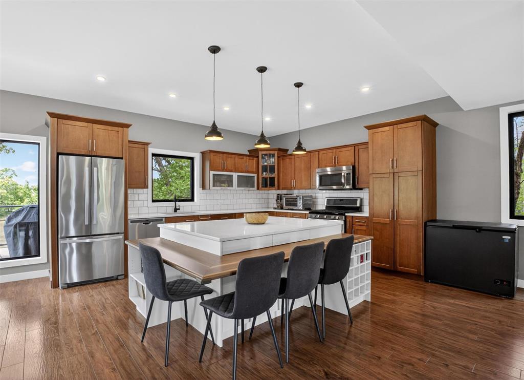 4553 Roblin Boulevard