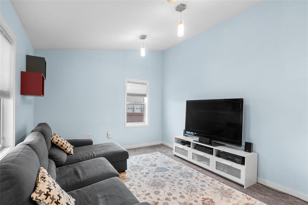 439 Desalaberry Avenue