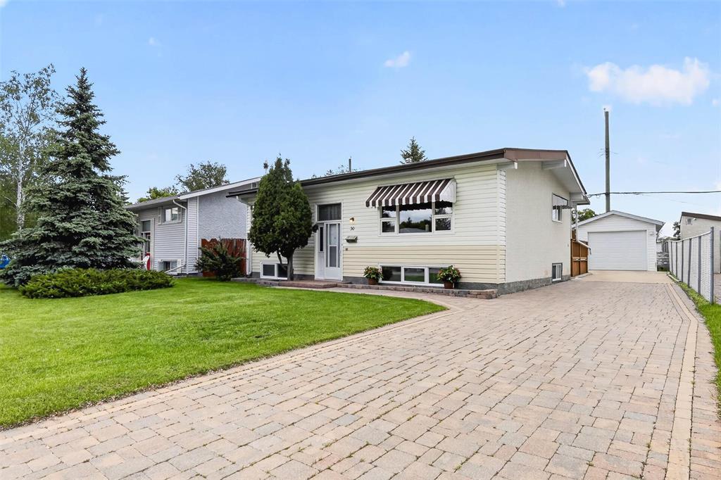 30 Vincent Massey Boulevard