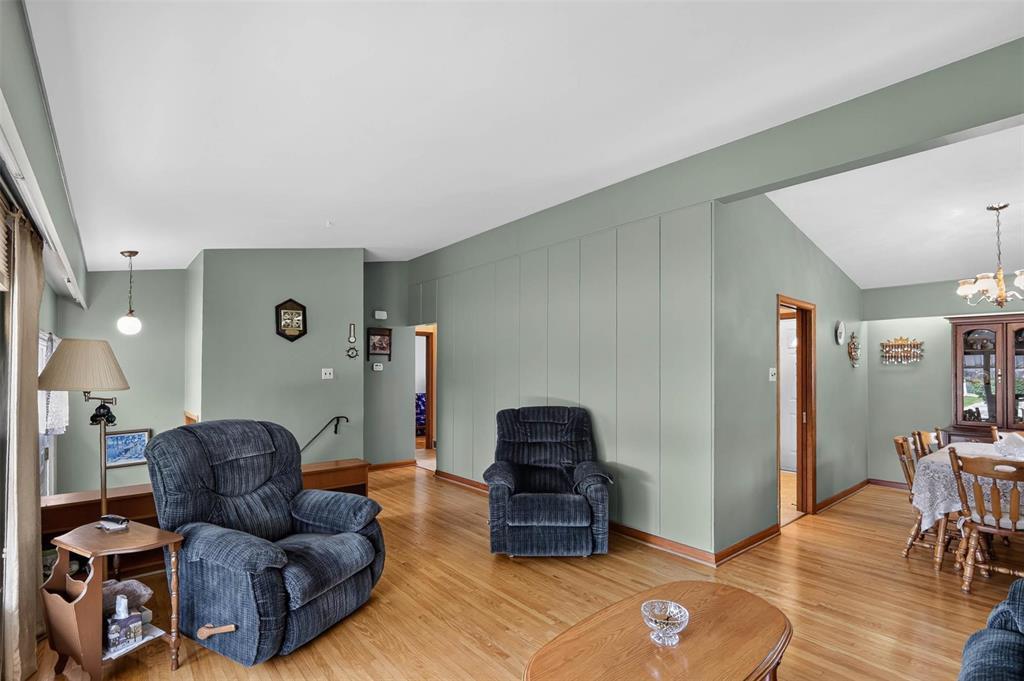 30 Vincent Massey Boulevard