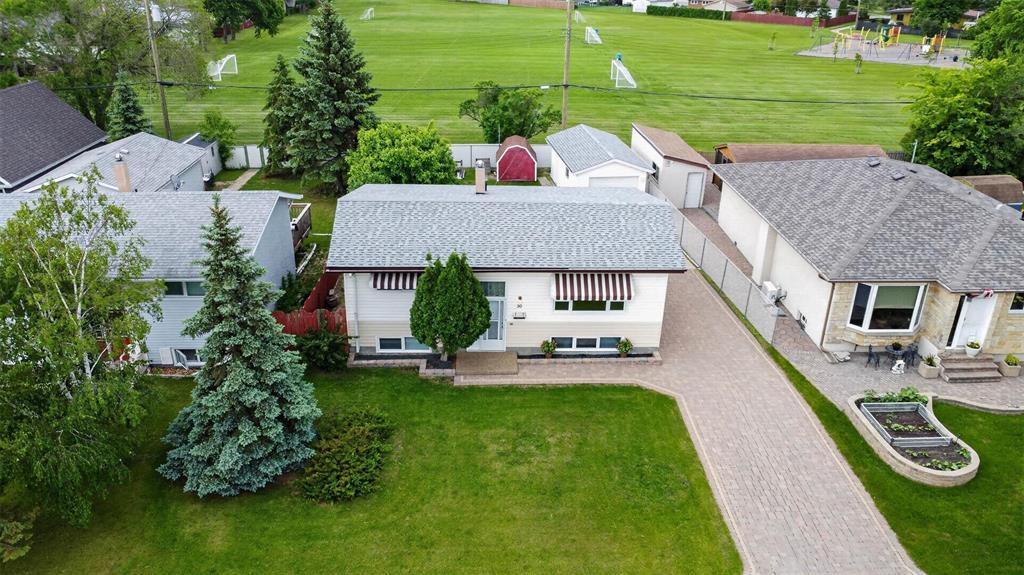 30 Vincent Massey Boulevard