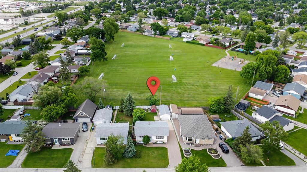 30 Vincent Massey Boulevard