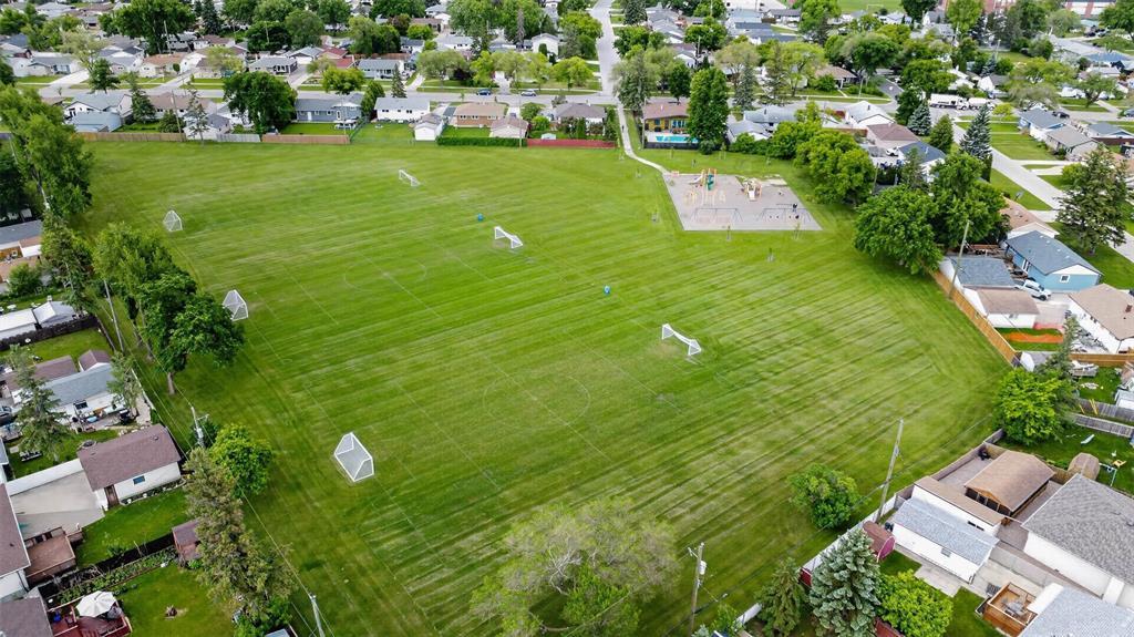 30 Vincent Massey Boulevard