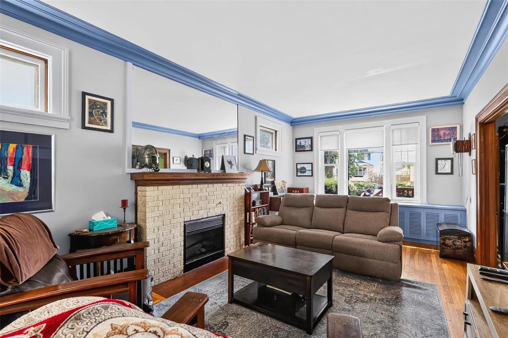 92 Niagara Street