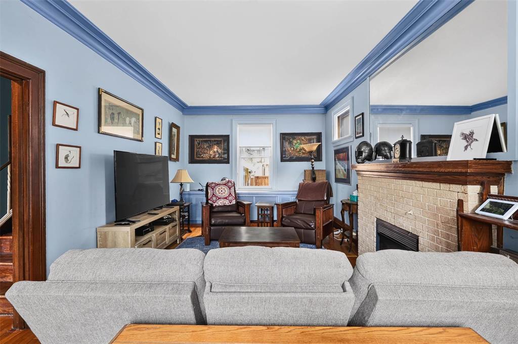 92 Niagara Street