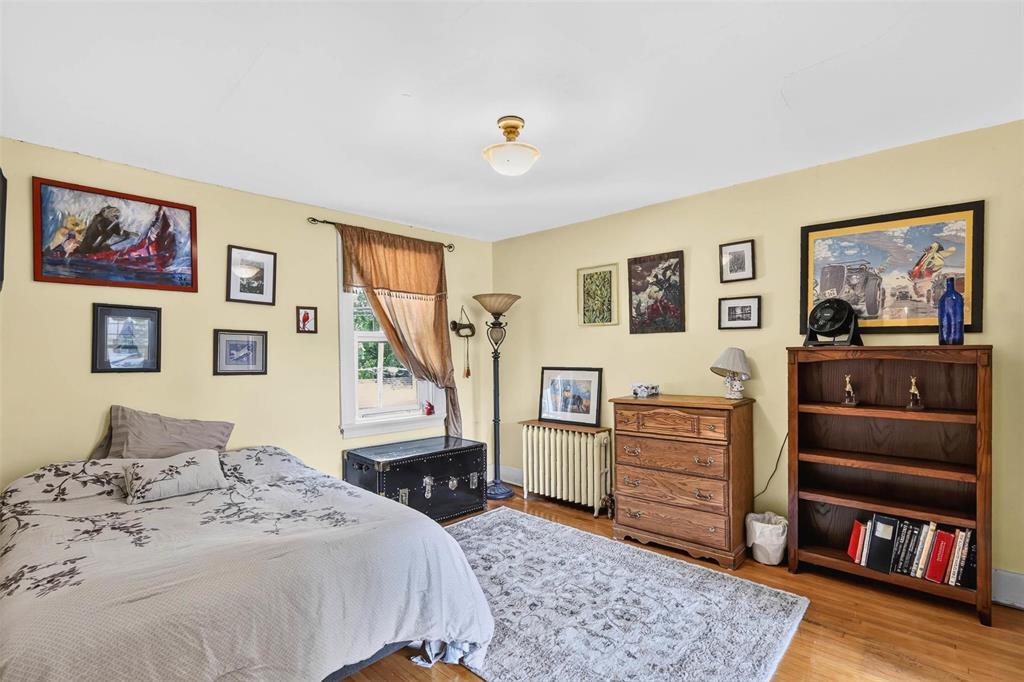 92 Niagara Street