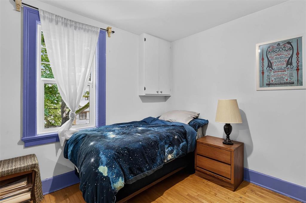92 Niagara Street