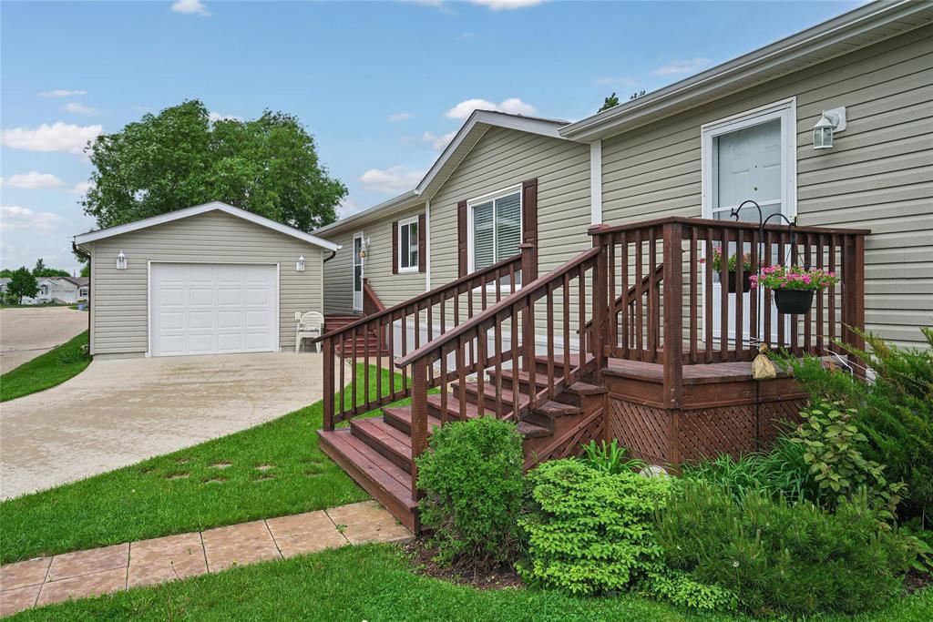22 COUNTRY CLUB Drive