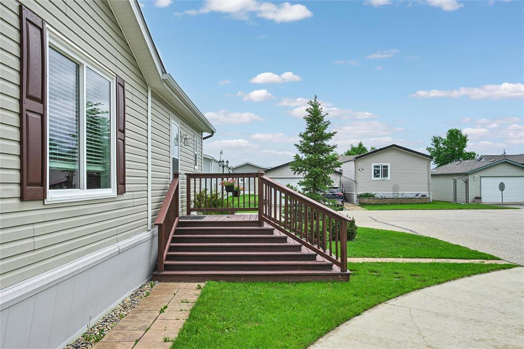 22 COUNTRY CLUB Drive