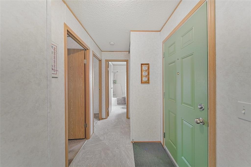 22 COUNTRY CLUB Drive