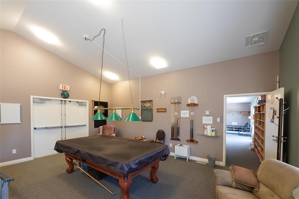22 COUNTRY CLUB Drive