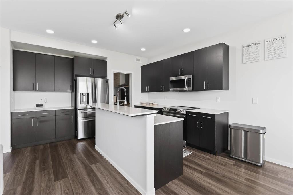 117 Douglas Henning Bay