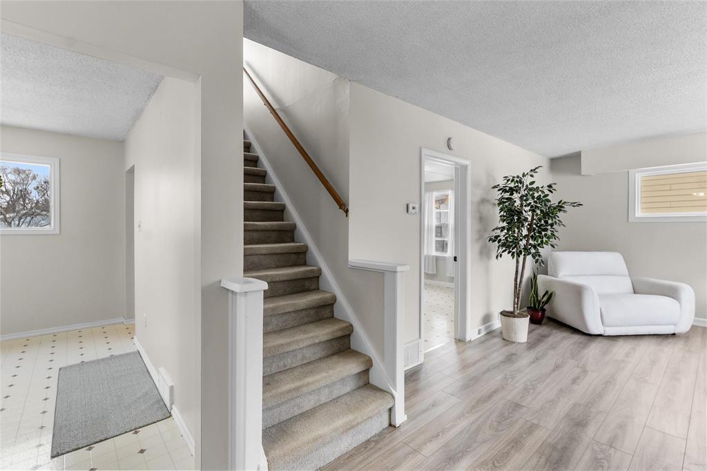 114 7TH S Street