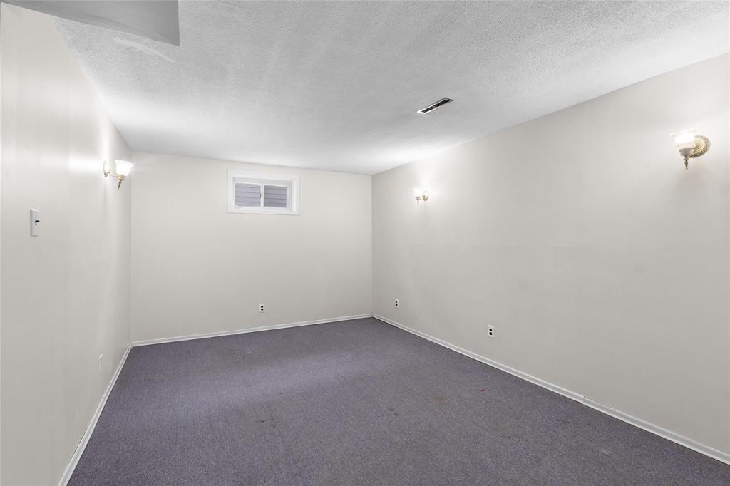 114 7TH S Street