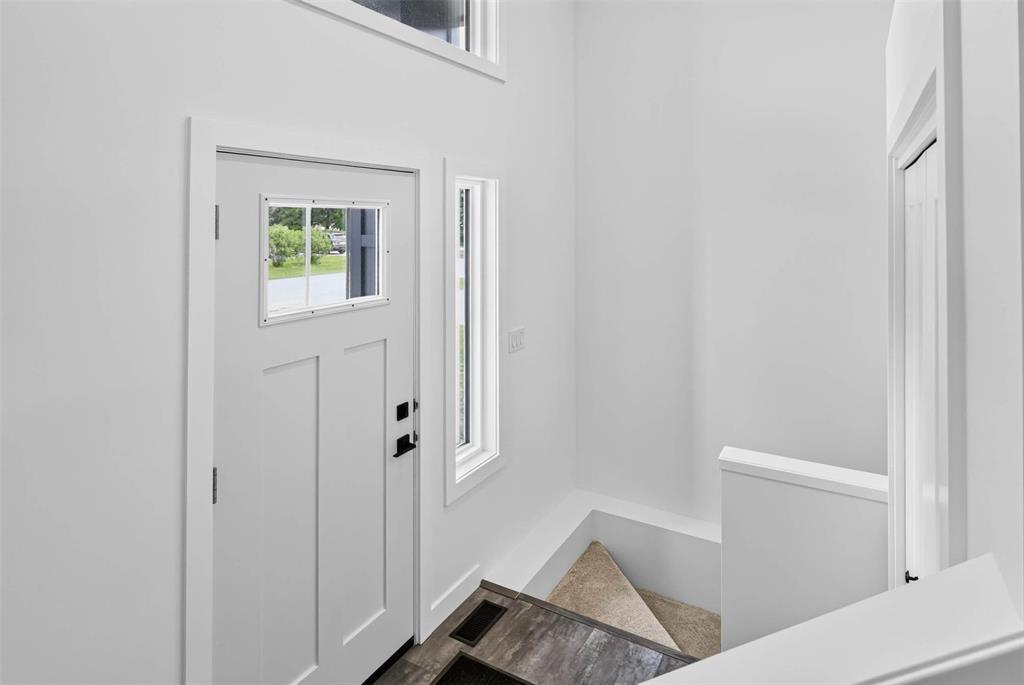 656 Elm Avenue