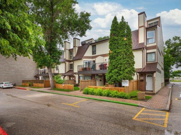 318 3060 Pembina Highway