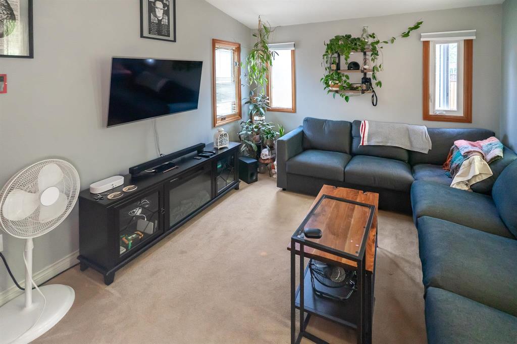 39 Martin Avenue W