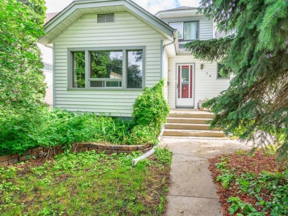 39 Martin Avenue W