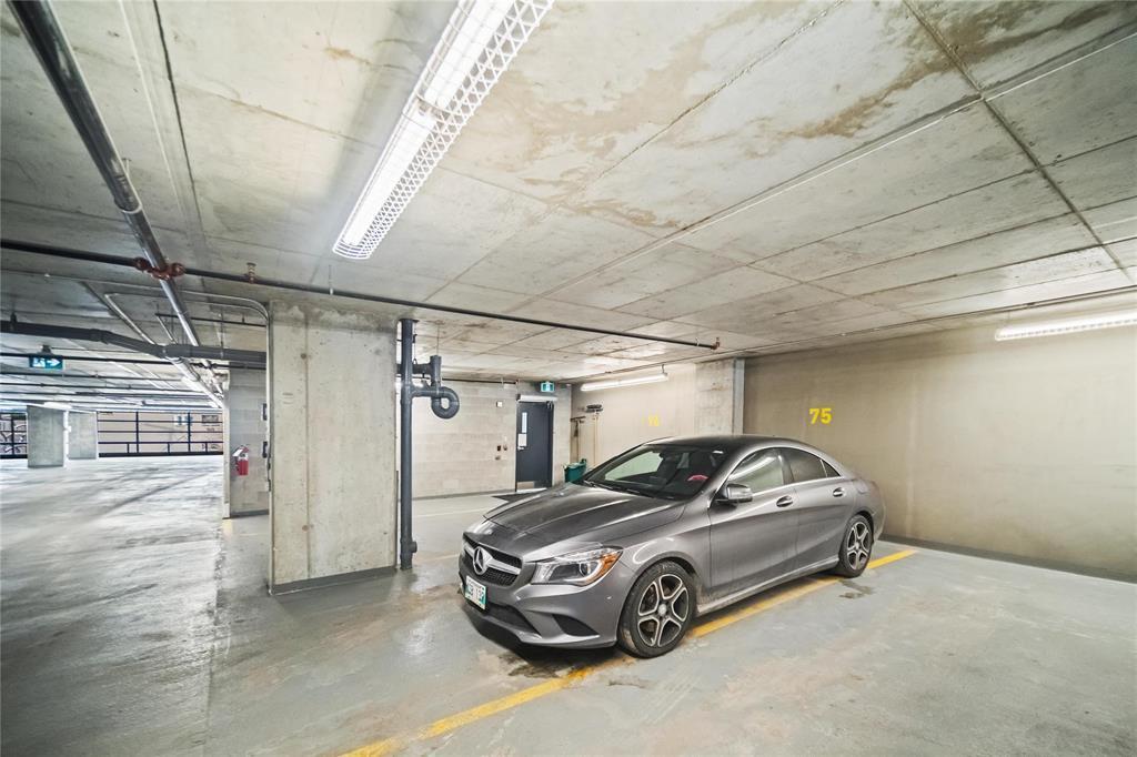 1705 390 Assiniboine Avenue