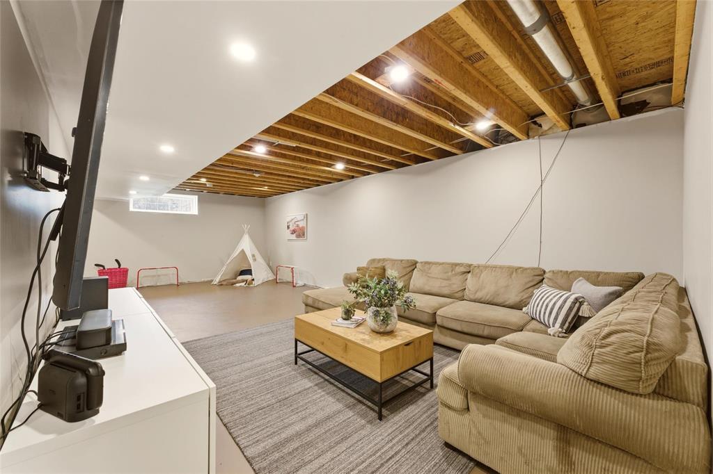 24 MILLAR Drive