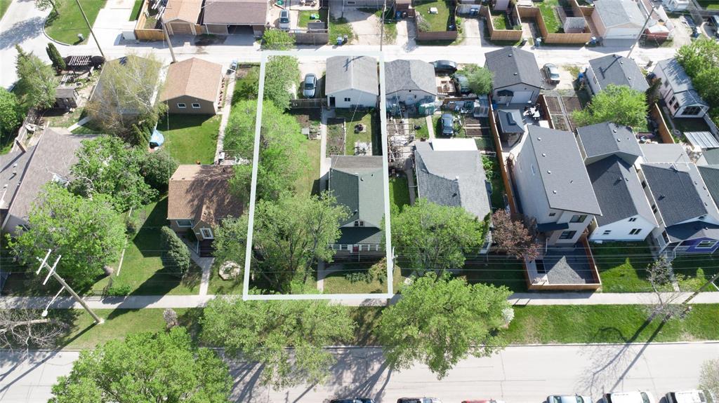 202611851_0.jpg 270 Semple Avenue