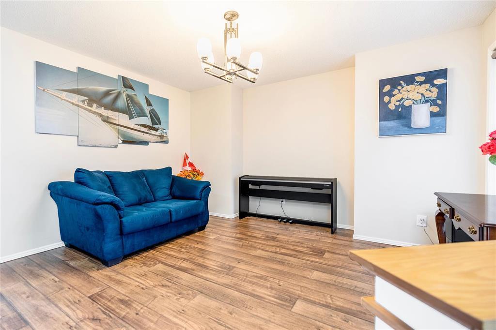 11 250 Amber Trail