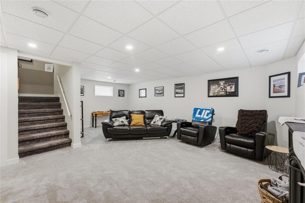 33 WYNDHAM Court