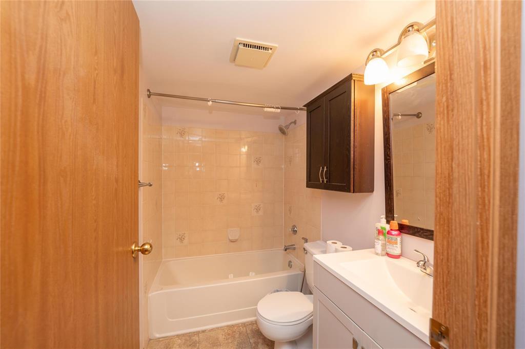 1312 70 Plaza Drive