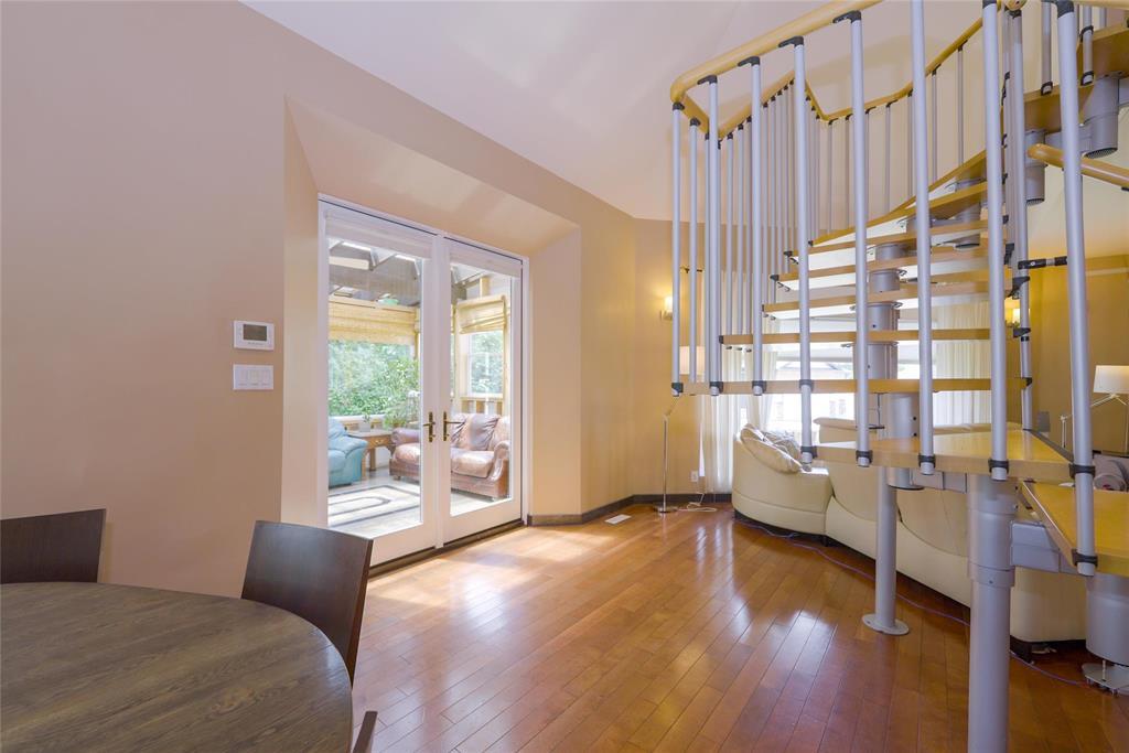 58 Sterling Avenue