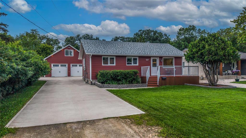 202616173_0.jpg 187 Robindale Road