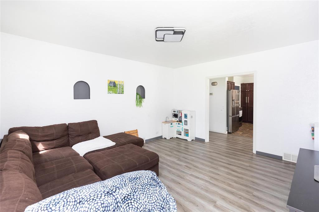 338 10th Street