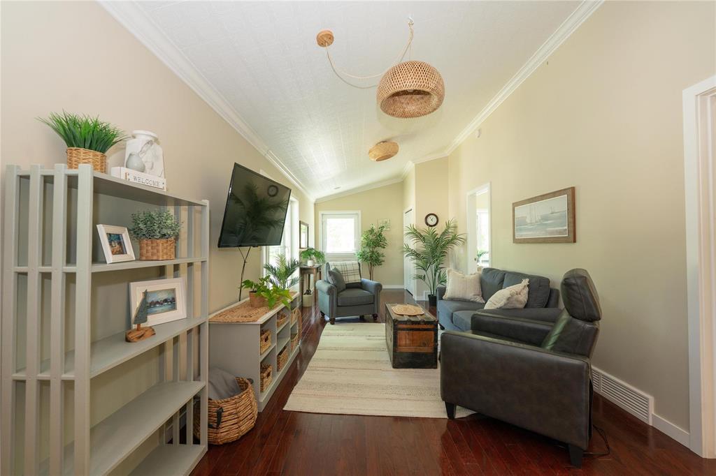 484 Greenacre Boulevard