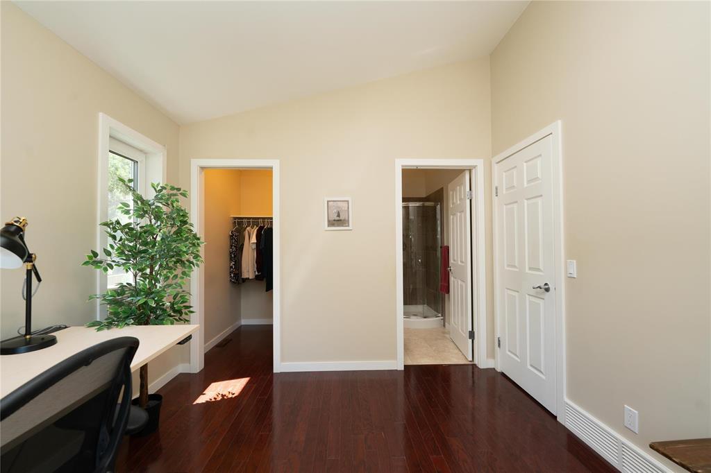 484 Greenacre Boulevard
