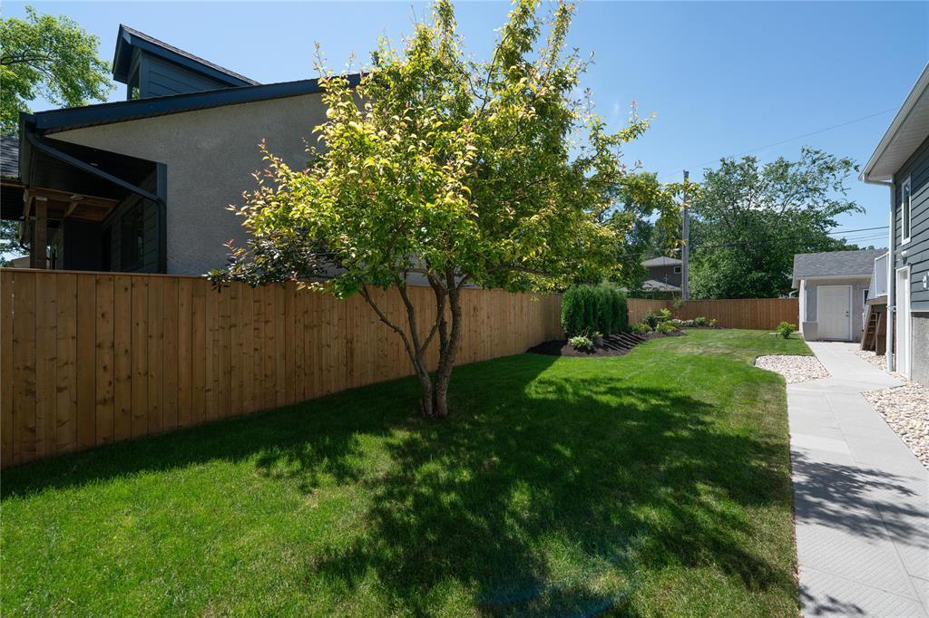 484 Greenacre Boulevard