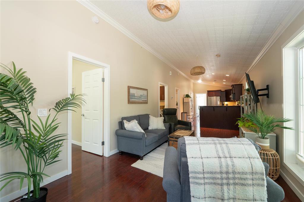 484 Greenacre Boulevard