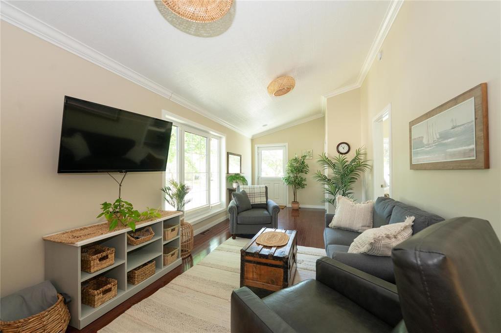484 Greenacre Boulevard