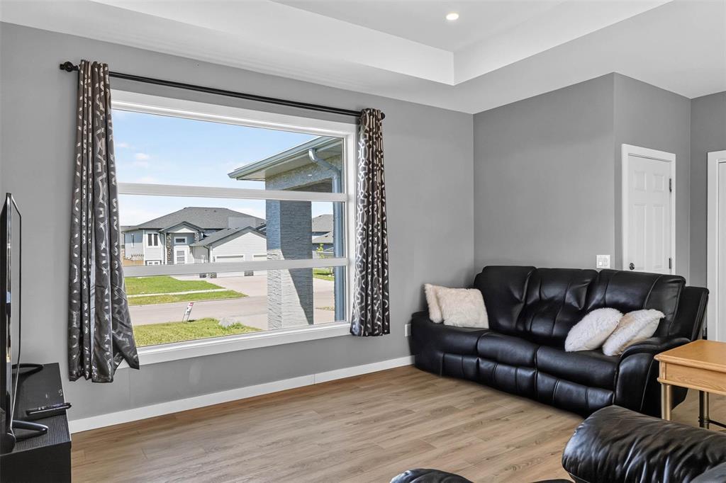 49 Parkhill Crescent