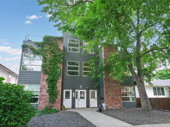 2 193 Horace Street