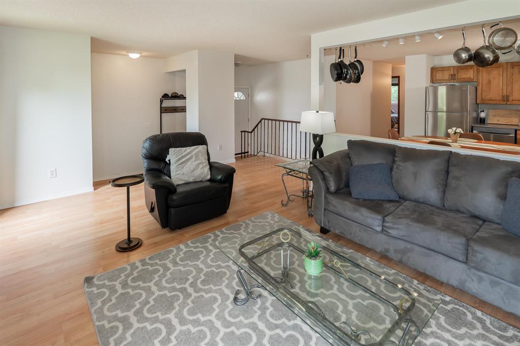 42 Chaldecott Cove