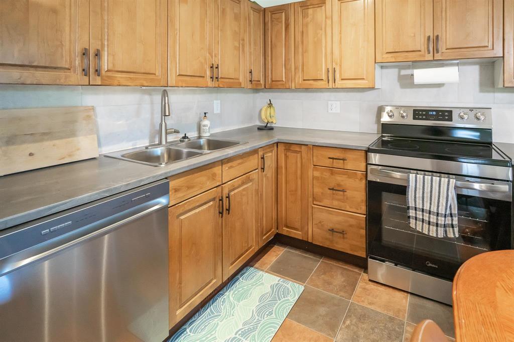 42 Chaldecott Cove